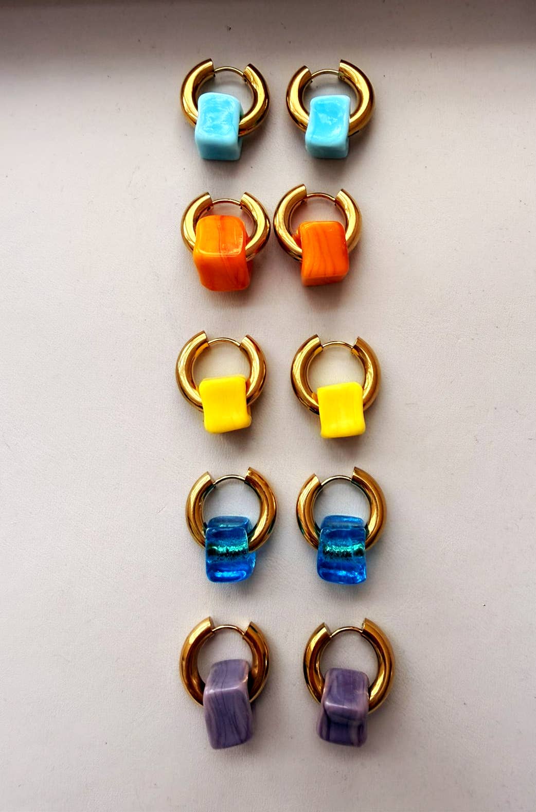 Minimal Hoop Earrings with Rainbow Beads in gold and silver