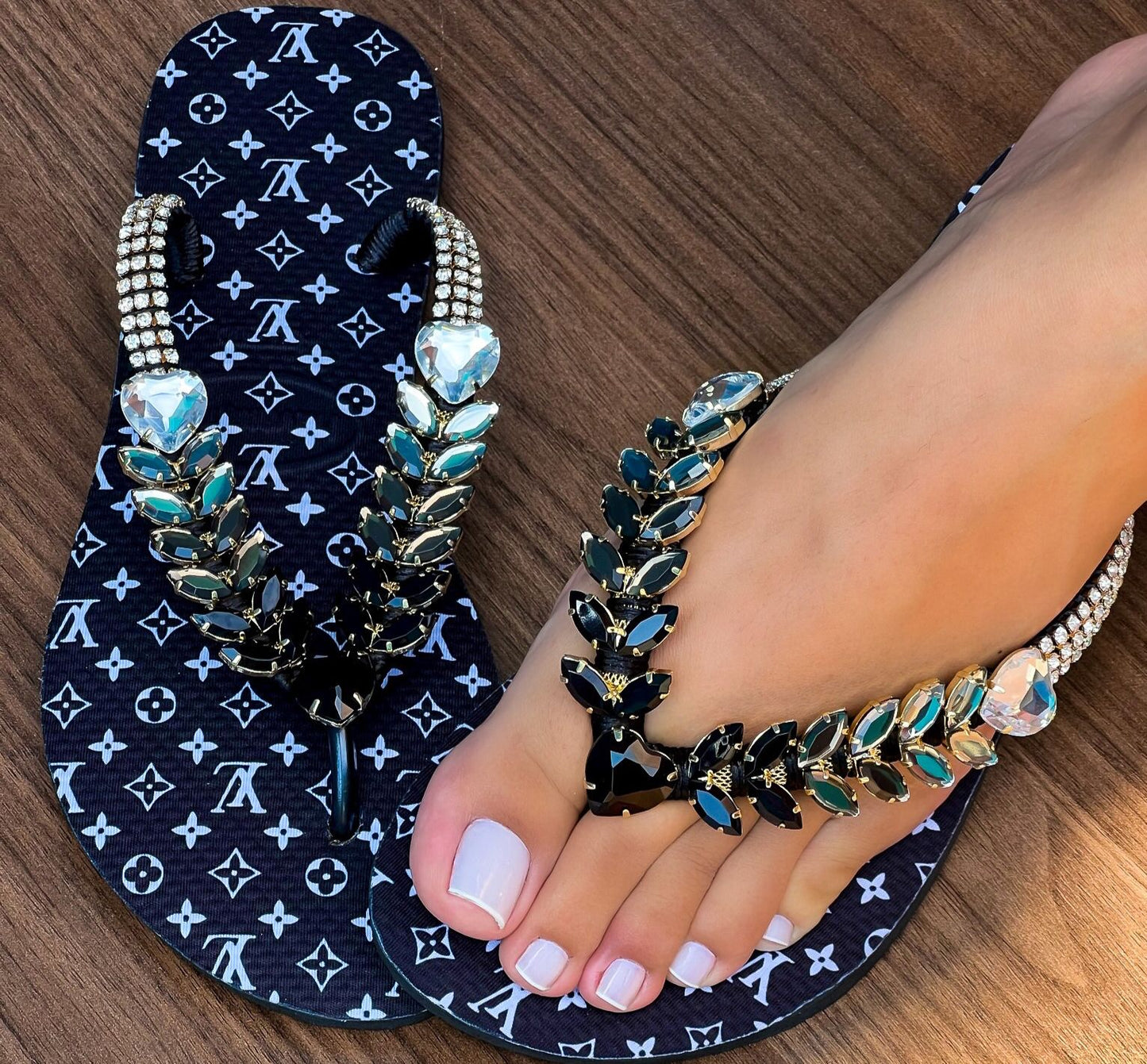 Luxury flips with black /clear stones