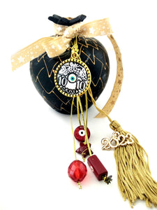 Elegant pomegranate with gold design