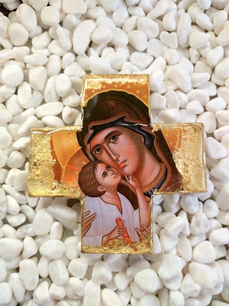 Ceramic resin crosses Ceramic Resin cross with gold foil.
